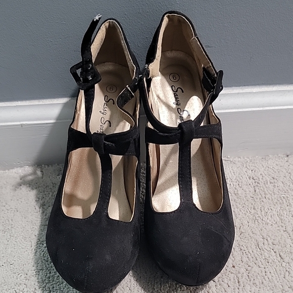 Black T-Strap Women's Shoes - Picture 1 of 5